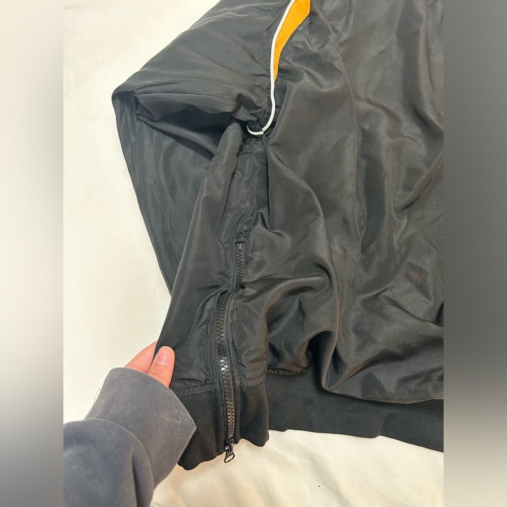 VINTAGE Tennessee Vols wind breaker🤍🧡 - Picture 5 of 6